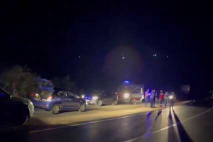 Filmsko hapšenje vozača saniteta koji je vozio drogu: Policija pronašla 3 velike KESE PUNE MARIHUANE (VIDEO)