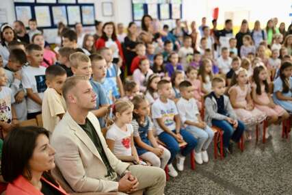 PRIREDBA djeca sa gradonačelnikom Draškom Stanivukovićem