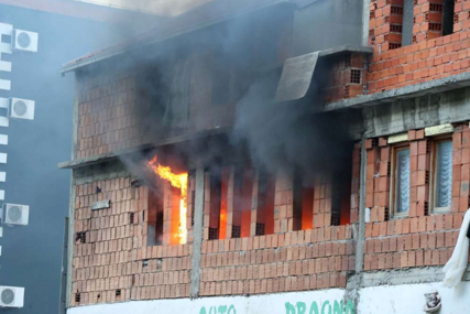 Vatra progutala radne mašine i 34 nova auta: Nakon požara u Mostaru višemilionska šteta u 3 firme