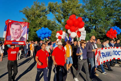 "Jako sam ponosan" Dodik istakao da su građani na današnjim protestima pokazali snagu i volju da odbrane Srpsku (FOTO)