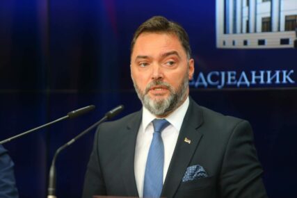 “Antiruska histerija i kampanja protiv Srpske” Košarac traži od OBA da utvrdi istinu zbog Helezovih navoda