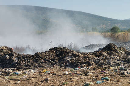 "Teško nam je i da dišemo" Zatraženo od nadležnih da započnu sanaciju deponije u Drvaru koja gori već 10 dana
