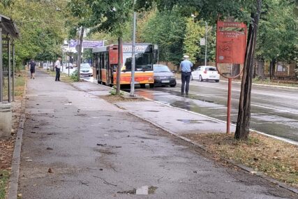 SAOBRAĆAJKA U BANJALUCI U blizini Narodnog pozorišta sudarili se "fiat punto" i autobus