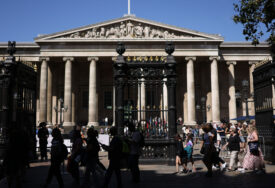 Ukradeni dragulji i nakit: Britanski muzej traži pomoć u otkrivanju nestalih artefakata