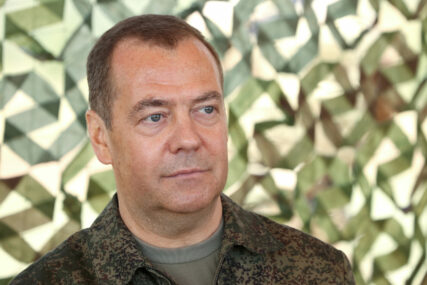 Medvedev poslao opasnu poruku “Sve manje opcija za Moskvu osim DIREKTNOG SUKOBA SA ALIJANSOM”