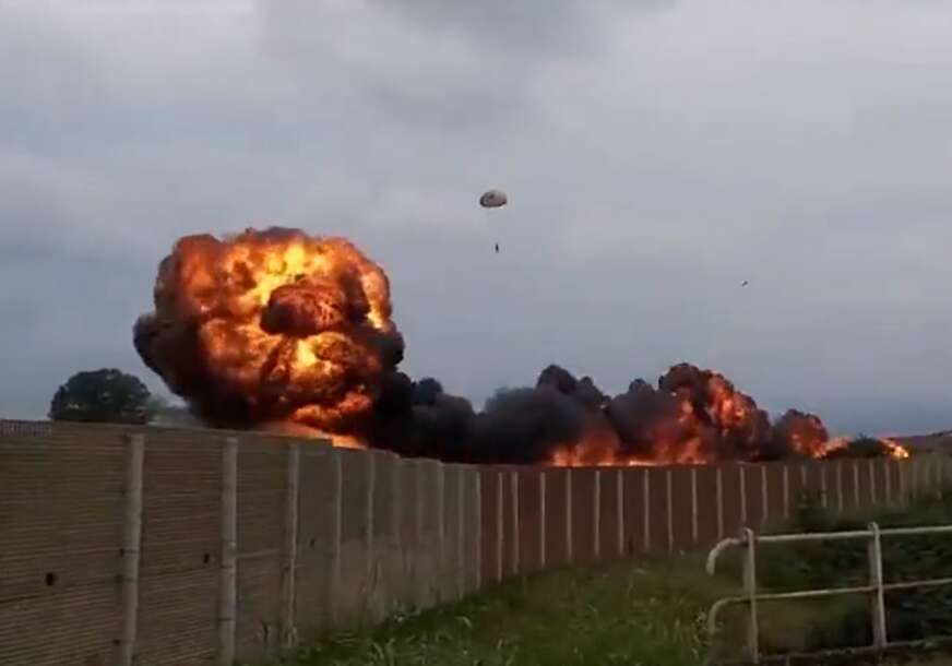 Eksplozija nakon pada aviona
