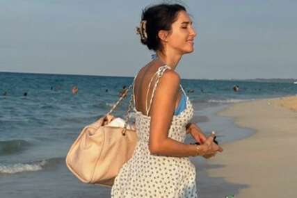 Jelisaveta Orašanin bosa u lepršavoj haljini: Glumica pokazala kako uživa na Kubi, svi pogledi uprti u nju (FOTO)