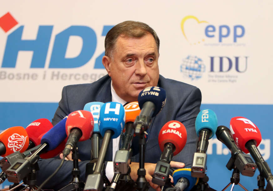 Milorad Dodik na presu