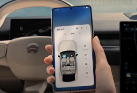 Preuzimaju i ovo tržište: Kinezi predstavili telefon pomoću kojeg možete parkirati auto, a da niste za volanom (VIDEO)