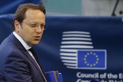 Varhelji najavio novi plan: Prelazimo na akciju za proširenje EU, a sve po zasluzi