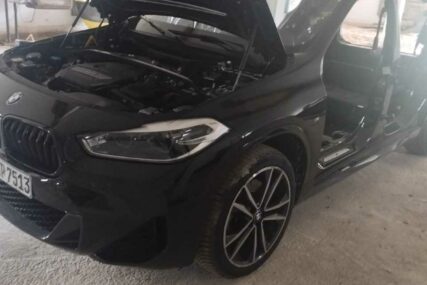 Ukraden u Austriji: U Srpcu pronađen “BMW X2” (FOTO)