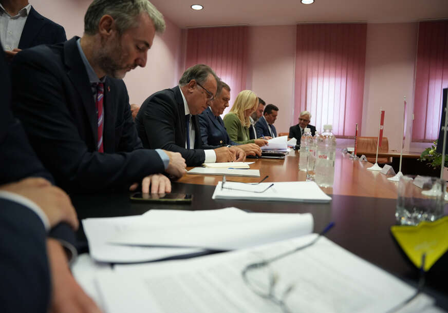 “Ništa nismo napravili, ali smo se pomakli” U Mostaru završen sastanak koalicionih partnera na nivou BiH (FOTO)