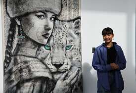 Popularnost stekla pomoću društvenih mreža: Kazahstanska umjetnica Asel plijeni pažnju slikama na tepihu (FOTO)