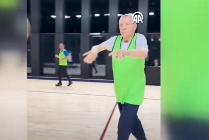Ima redovne sportske aktivnosti: Erdogan zaigrao košarku sa poslanicima (VIDEO)