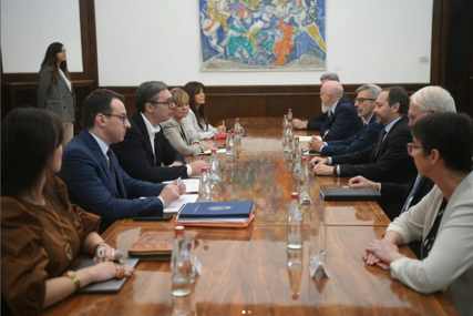 Vučić se oglasio poslije sastanka sa Kvintom: Evo šta je tražio od KFOR i koje pitanje je postavio predstavnicima najmoćnijih zemalja (FOTO)