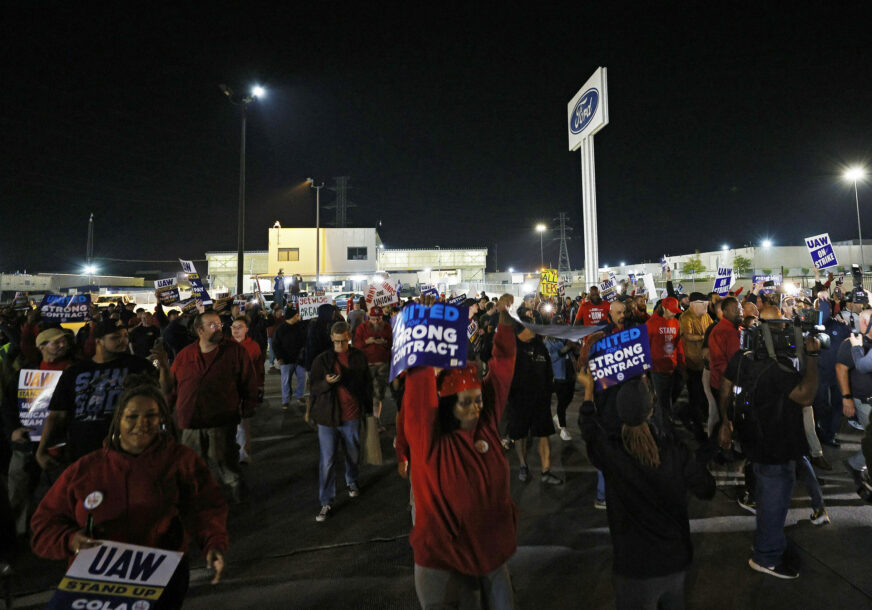 Radnici štrajkuju