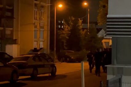 DETALJI UBISTVA U TUZLI Upucan muškarac, osumnjičeni uhapšen tokom bijega preko terase na zgradi (VIDEO)