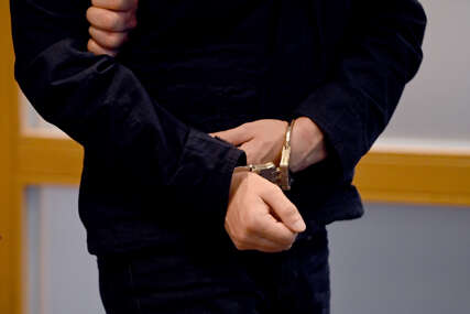 "PAO" DILER Muškarac (54) uhapšen zbog oko kilograma kokaina i veće sume novca