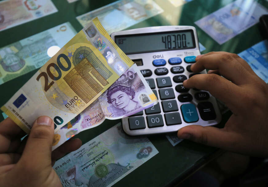 SPAS ZA CRNE DANE Crnogorci sve više štede, u bankama imaju 2,6 milijardi evra