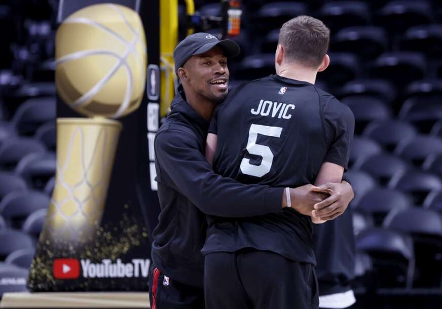 (VIDEO, FOTO) Dobija sve veće povjerenje: Jović se dobro zagrijao za start NBA sezone, Bogdanoviću malo falilo do dvocifrenog učinka