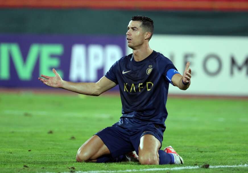 (VIDEO) POTEZOM IZNENADIO SVE Kristijano Ronaldo pobjesnio zbog odluke i tražio da se zamijeni sudija tokom meča