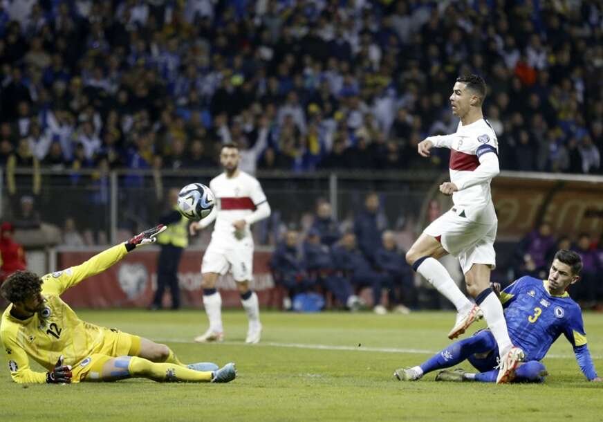 NEUNIŠTIV JE Ronaldo sa 2 gola iz Zenice prestigao Halanda i postao najbolji strijelac (FOTO)