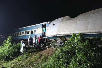 (FOTO) Greška u signalizaciji dovela do tragedije: U sudaru dva voza poginulo 17 i povrijeđeno 50 putnika