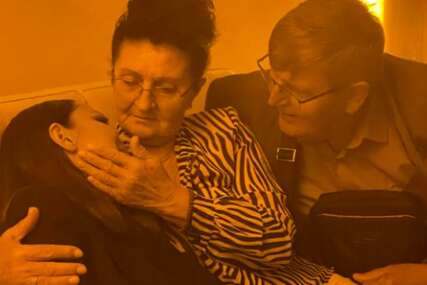 Baka i djed sa suzama u očima posmatrali uspjeh unuke: Ovo je priča o najemotivnijoj sceni sa tri koncerta Aleksandre Prijović u Areni (FOTO)