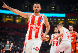 (FOTO) KAKAV PODVIG Noć koju će pamtiti kapiten Crvene zvezde