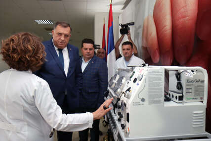 Dodik urucuje inkubatore za djecu