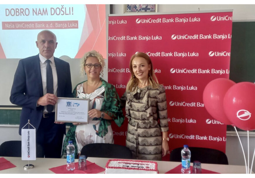 donacija UniCredit banke Banjaluka za Ekonomsku školu u Doboju