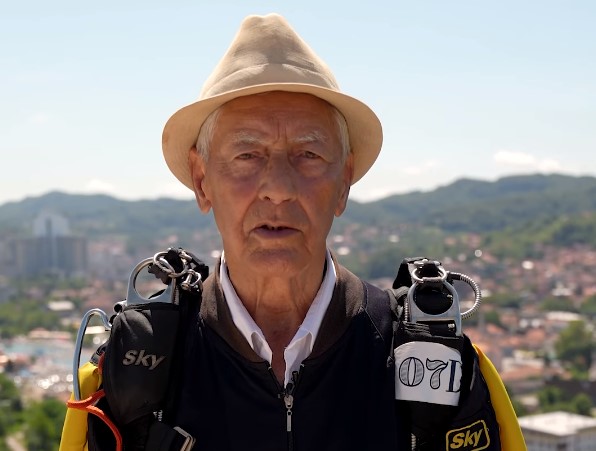 Ibrahim Kalesić najstariji aktivni padobranac u Evropi