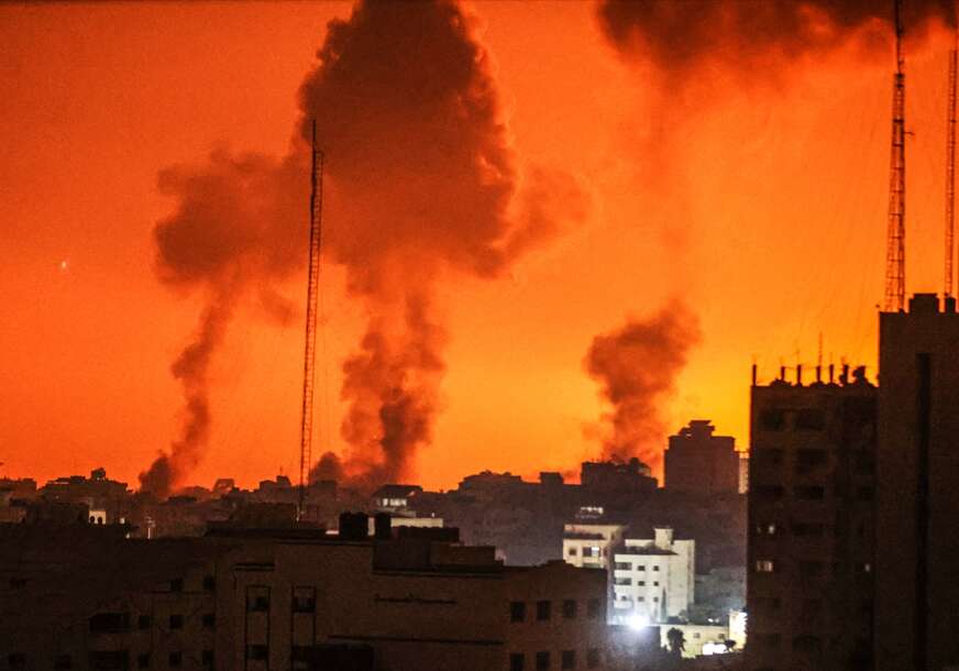 (FOTO) GAZA U PLAMENU Izrael granatirao bolnice, džamije i civile