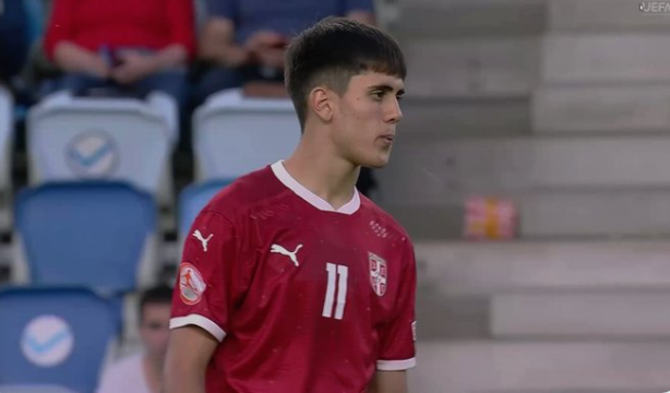(FOTO) DRAMA I DALJE TRAJE Mladom srpskom fudbaleru se zakomplikovao transfer u Milan, a poznato i zbog čega