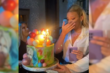 Milica Todorović se rasplakala na rođendanu