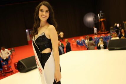 (FOTO) "Prijavila sam se na takmičenje bez pretjeranih očekivanja" Jelena Milovanović je Miss "EuroBlic", pratimo je godinu dana u svijetu modelinga