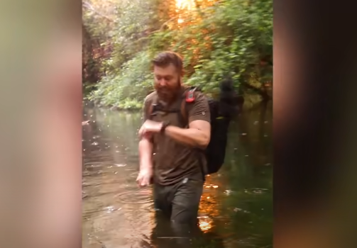 ŠOKANTNO ISKUSTVO Muškarca pogodila munja dok se snimao u vodi, kamera sve zabilježila (VIDEO)