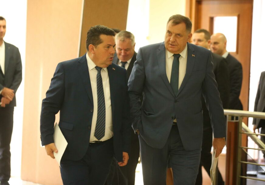 Nenad Stevandic i Milorad Dodik u pokretu