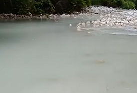 Uništavanje Neretve: Rijeka mijenja boju, a unikatna vrsta pastrmke umire (VIDEO)