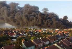 Požar u Osijeku pod kontrolom: Nekoliko povrijeđenih, među njima i vatrogasci