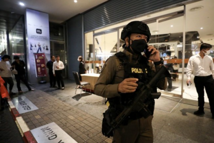 UHAPŠEN DJEČAK (14) Smrtonosna pucnjava u tržnom centru u Bangkoku, ima mrtvih i povrijeđenih (VIDEO)