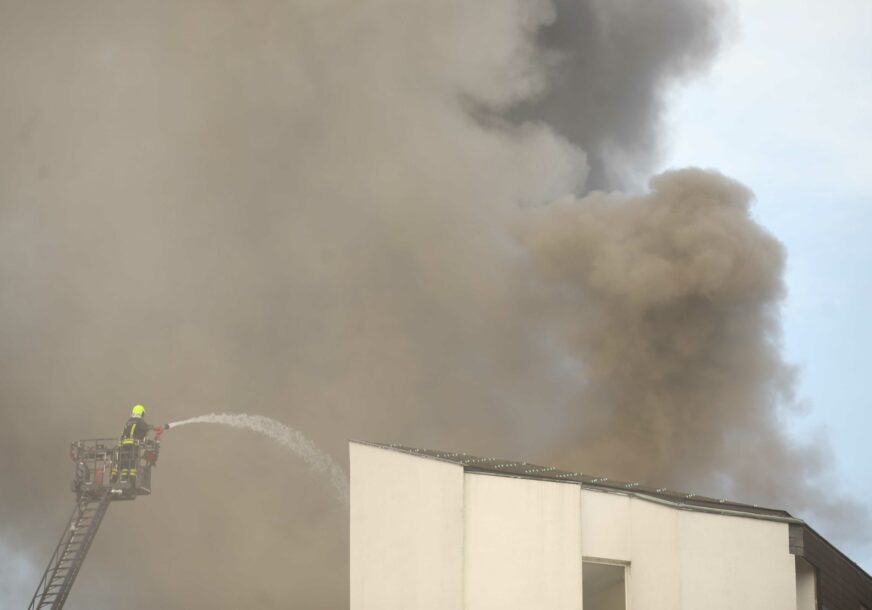 "Nijedan predmet nije uništen" Oglasili se iz "Elektroprivrede RS" nakon požara u Banjaluci