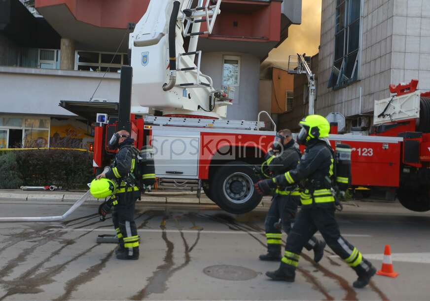 “Požar ugašen nadljudskim naporima” Banjalučki vatrogasci spriječili katastrofu u samom srcu grada (VIDEO, FOTO)