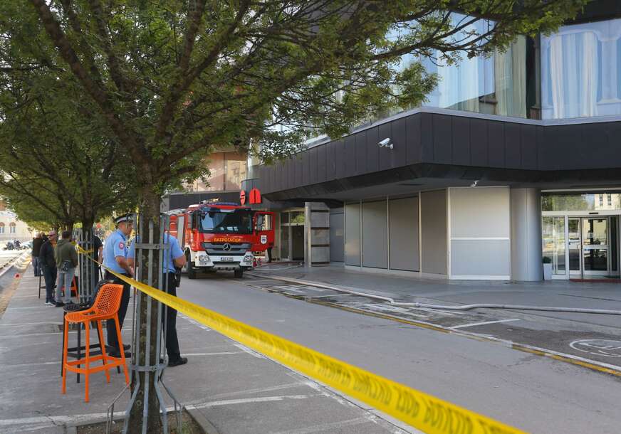 Vatra buknula u kuhinji: Ponovo izbio požar u hotelu "Bosna", vatrogasci na terenu