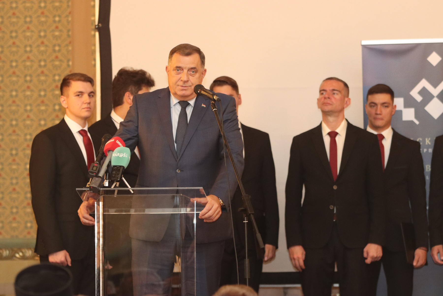 Dodik otvorio manifestaciju "Srpski dani" u Budimpešti “Da nije bilo Srpske pravoslavne crkve naš identitet bi bio izgubljen” (FOTO)