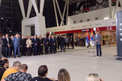 “Građani Srpske ponosni na svaki uspjeh Srbije” Otvorena zgrada željezničke stanice u Beogradu, prisustvovali Vučić i Dodik