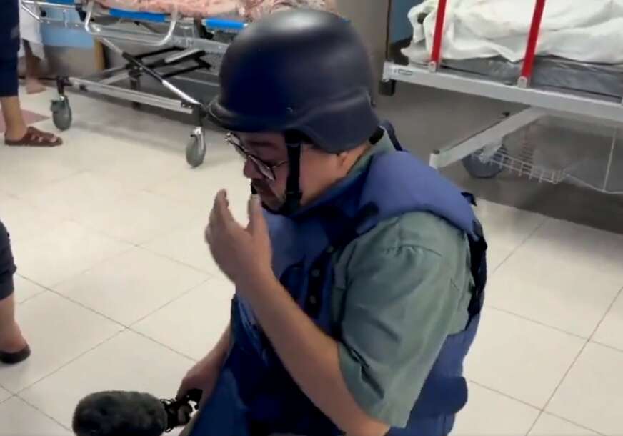 "Vidio sam stvari koje nikada neću moći da zaboravim" Novinar na koljenima zaplakao zbog prizora iz bolnice u Gazi (VIDEO)