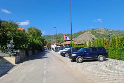 U Sjevernoj Mitrovici održan protest privrednika: Građani potpisali peticiju za UVOZ ROBE proizvedene u Srbiji