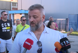 Antonić izazvao incident: Protest mještana Lazareva zbog ispuštanja neugodnih gasova iz fabrike “Liver Jelšingrad” (VIDEO)