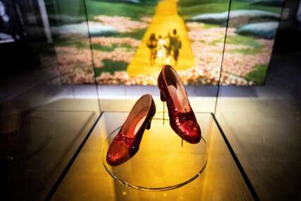 Opljačkao muzej: Amerikanac priznao krađu Dorotinih cipela iz "Čarobnjaka iz Oza"